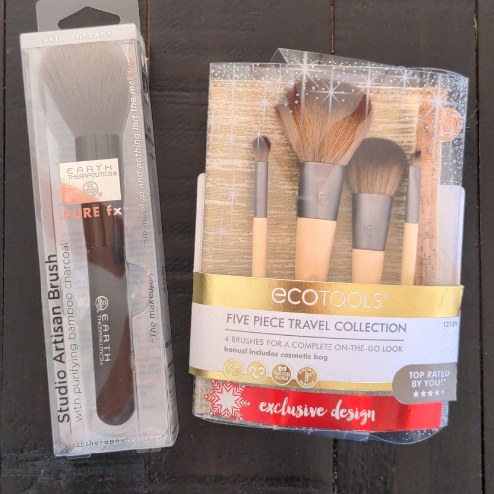 NWT makeup brush bundle